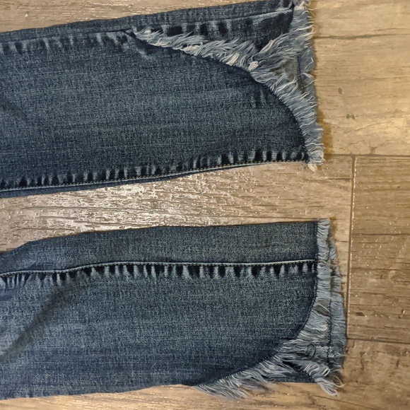 Dollhouse Alexa Ankle Cropped Jeans - Picture 3 of 9